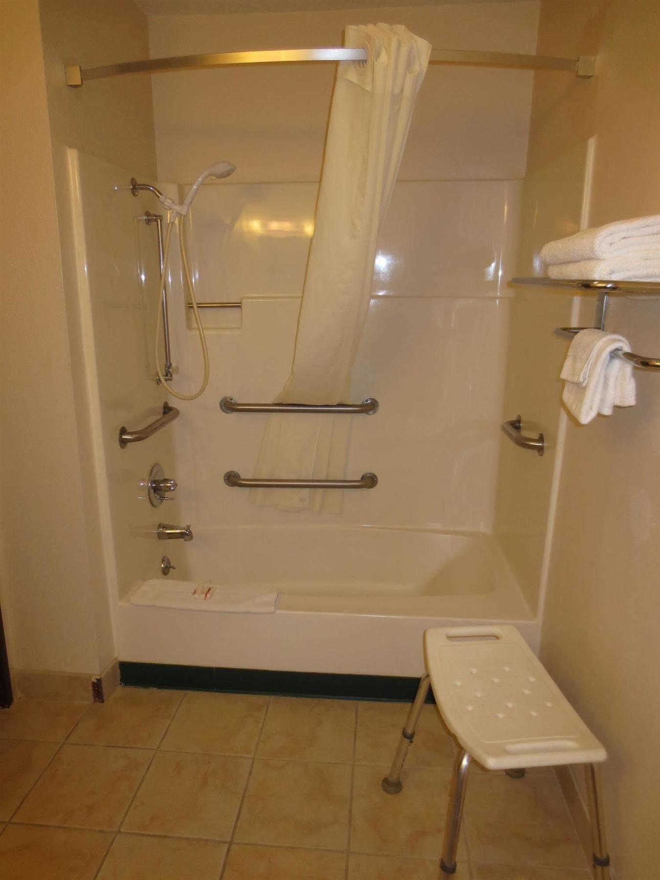 American Best Value Inn لورانس المظهر الخارجي الصورة